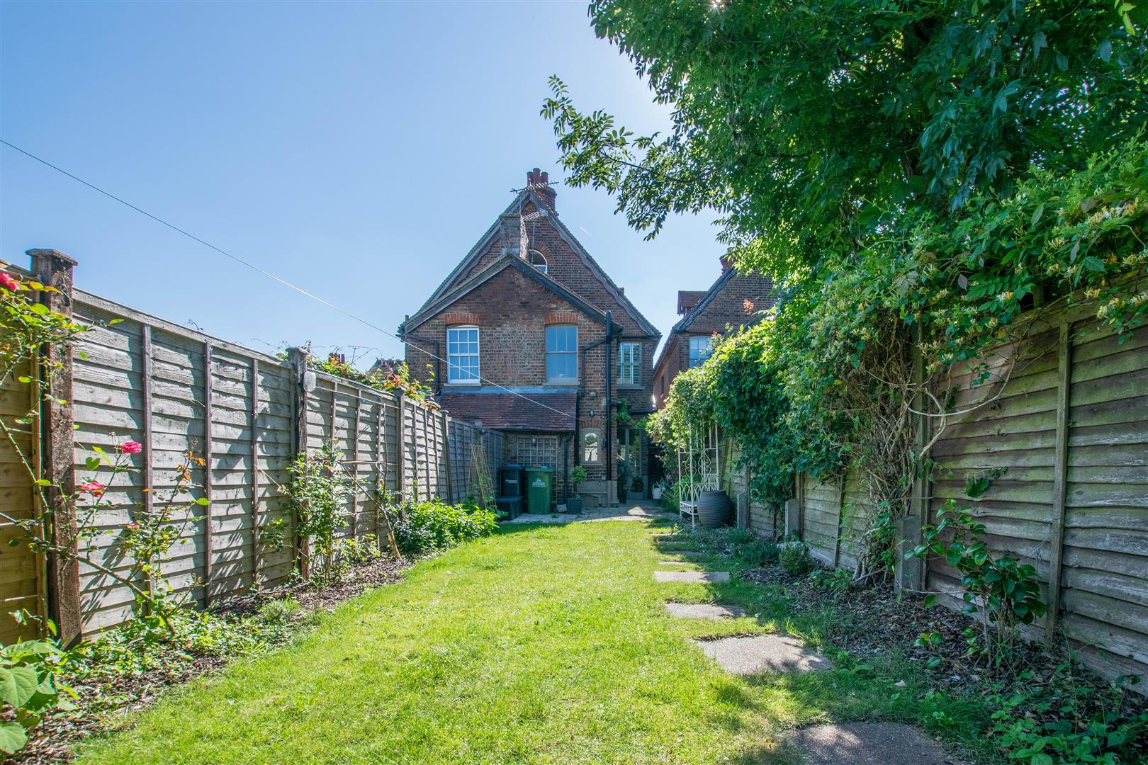 Rose Vale, Hoddesdon